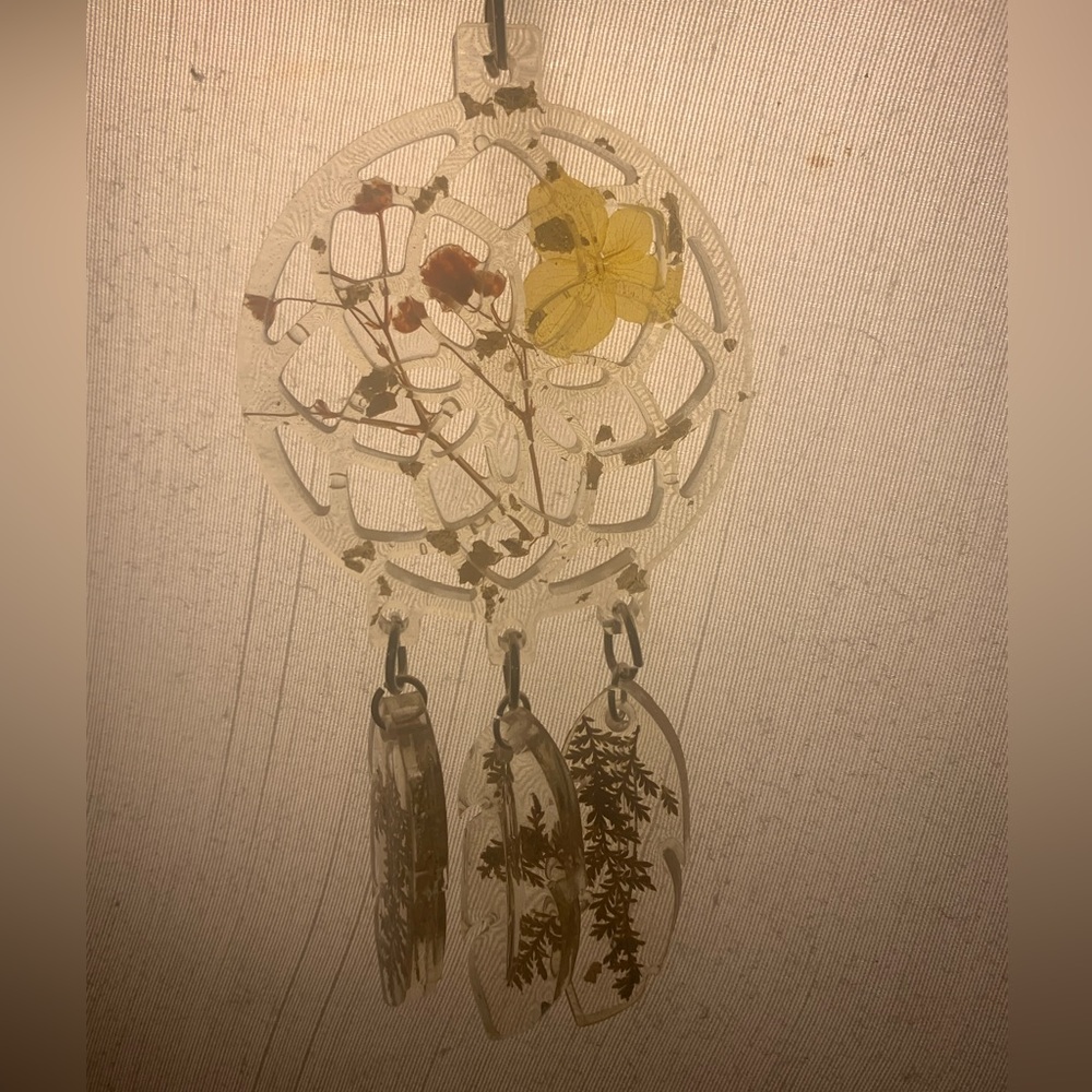 Handmade dreamcatcher and paw key chain.